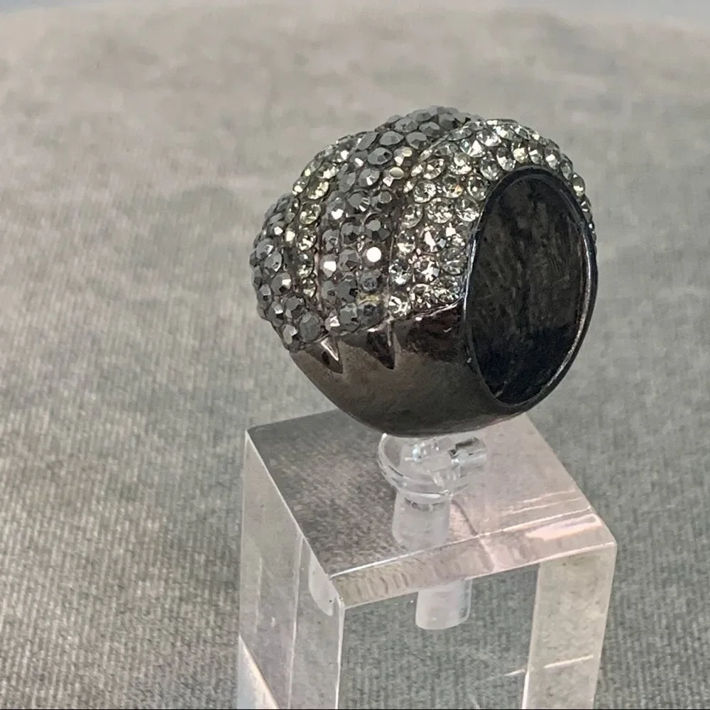 Beautiful 4 row silver charcoal gray rhinestone clustered costume jewellery ring